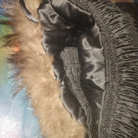 ❤️Vintage CHRISTIAN DIOR Fur Hand Warmer Plus Zip Compartment - Picture 7 of 8